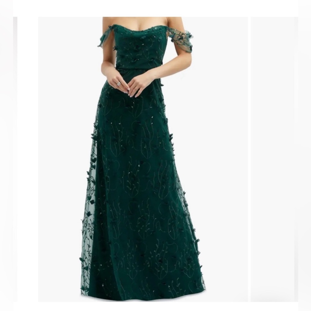 NWT 3D Embroidered Off the Shoulder Gown
Dessy Collection emerald green Size 4R